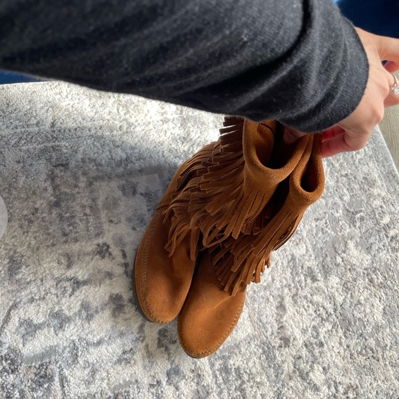 Minnetonka boots - Picture 3 of 6